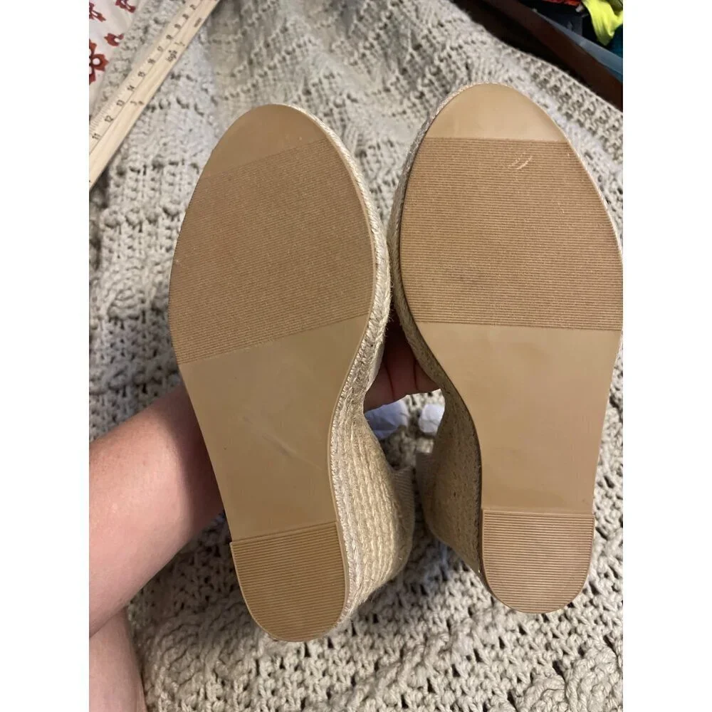 NWOT women’s size‎ 10, Wedge shoes with ankle ties canvas